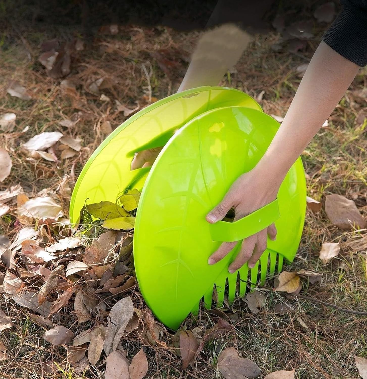 Large Leaf Grabber Claws — Set of 2 | Lightweight Garden Collector